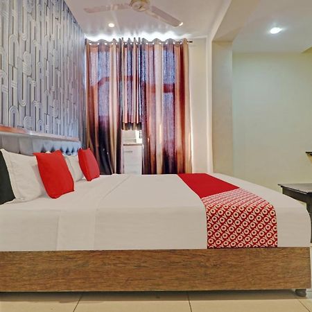 Oyo 74073 Hotel Abhishek Ludhiana Eksteriør billede