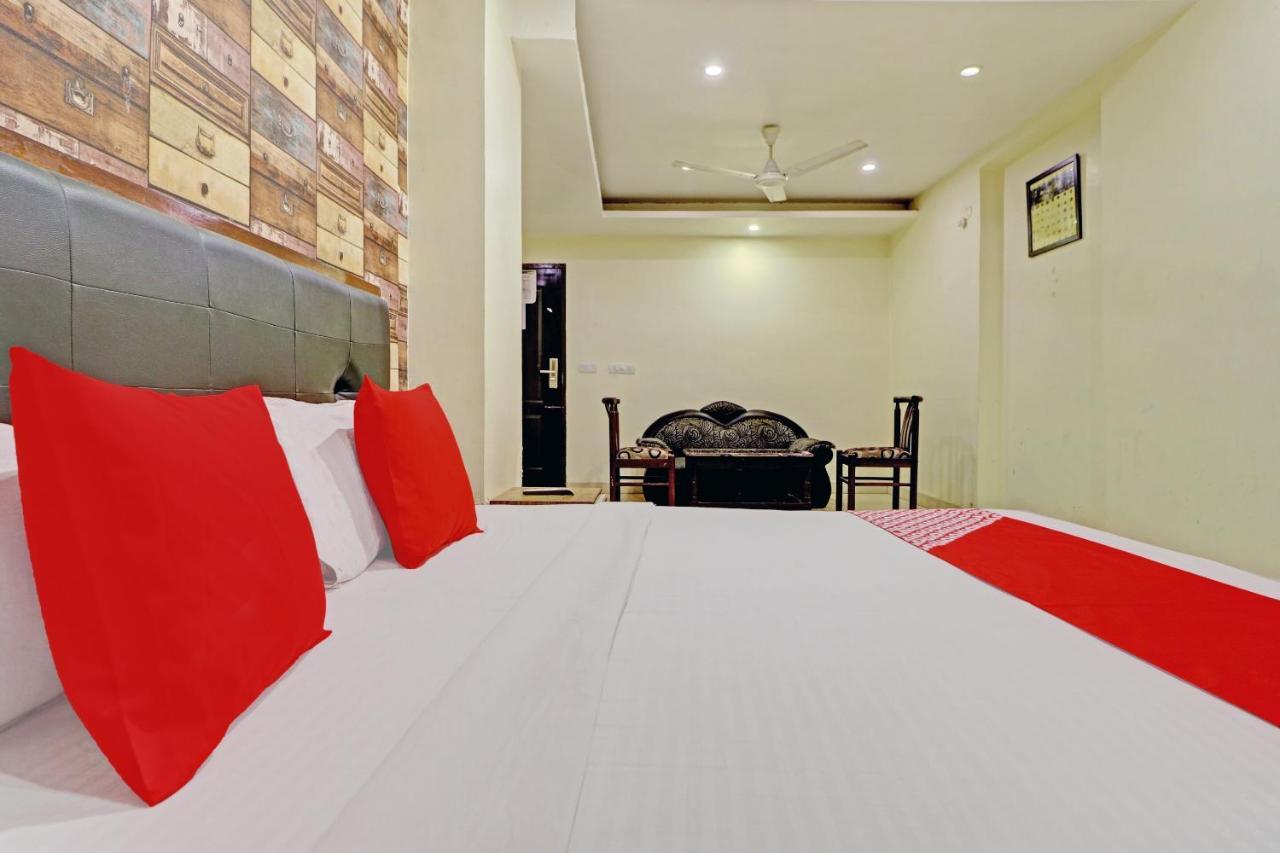 Oyo 74073 Hotel Abhishek Ludhiana Eksteriør billede