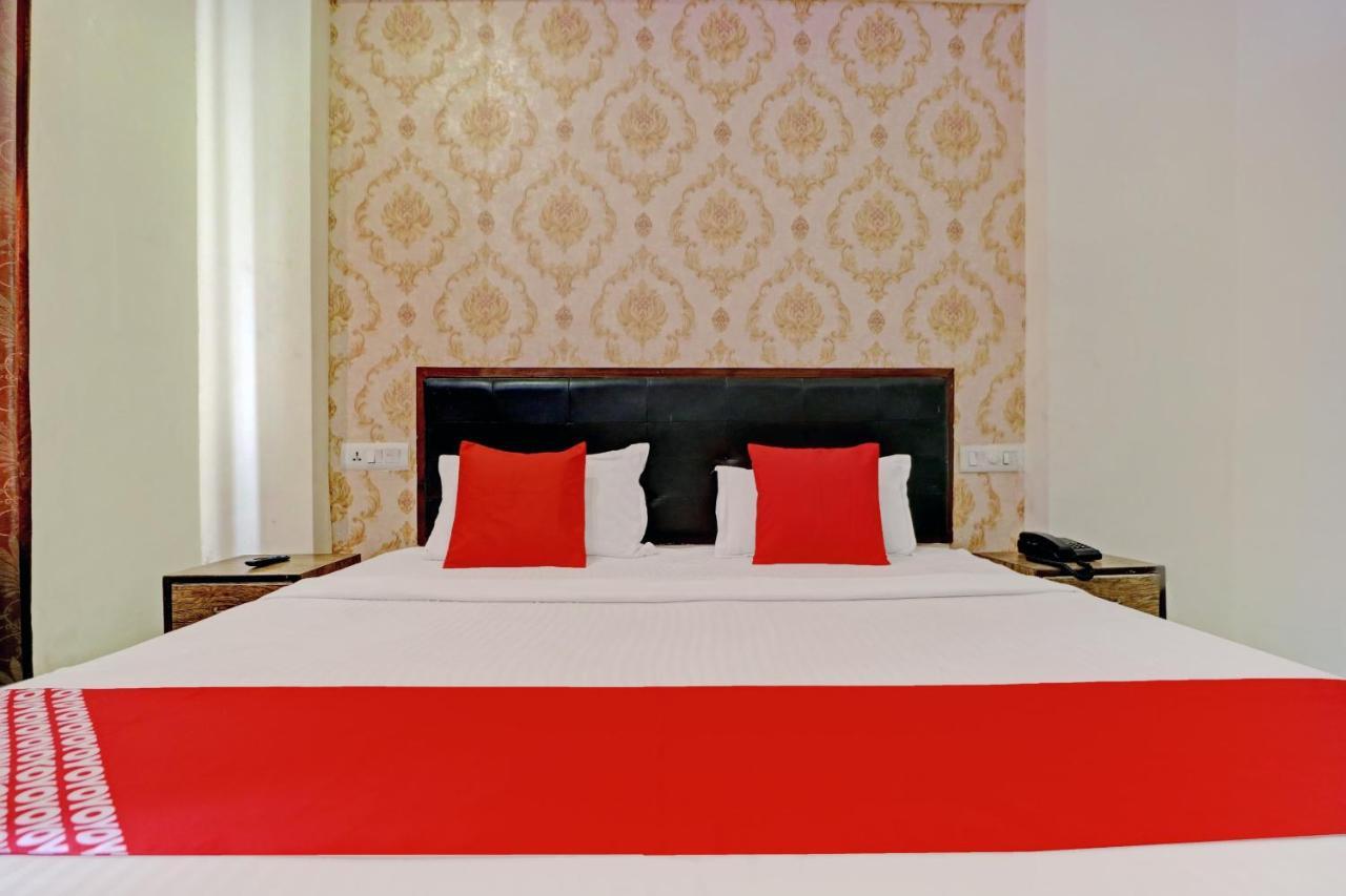 Oyo 74073 Hotel Abhishek Ludhiana Eksteriør billede