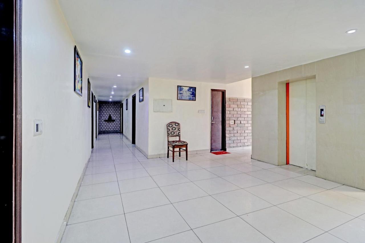 Oyo 74073 Hotel Abhishek Ludhiana Eksteriør billede