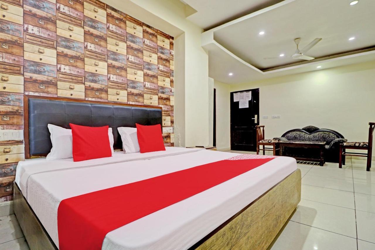 Oyo 74073 Hotel Abhishek Ludhiana Eksteriør billede